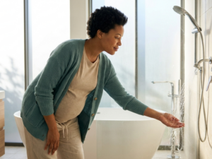 Hot showers vs hot baths safety